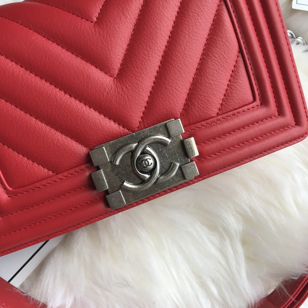 Lambskin Small Boy Handbag Flap Bag A67085 Red/Silver